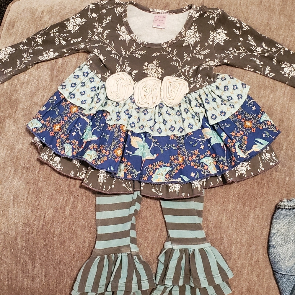 Giggle Moon Outfit